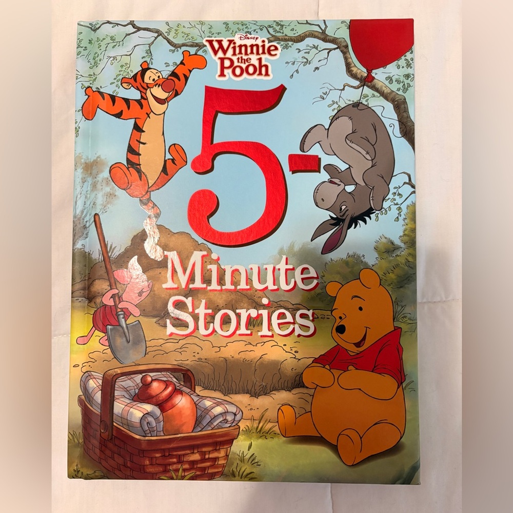 Disney Winnie the Pooh 5-Minute Stories Book